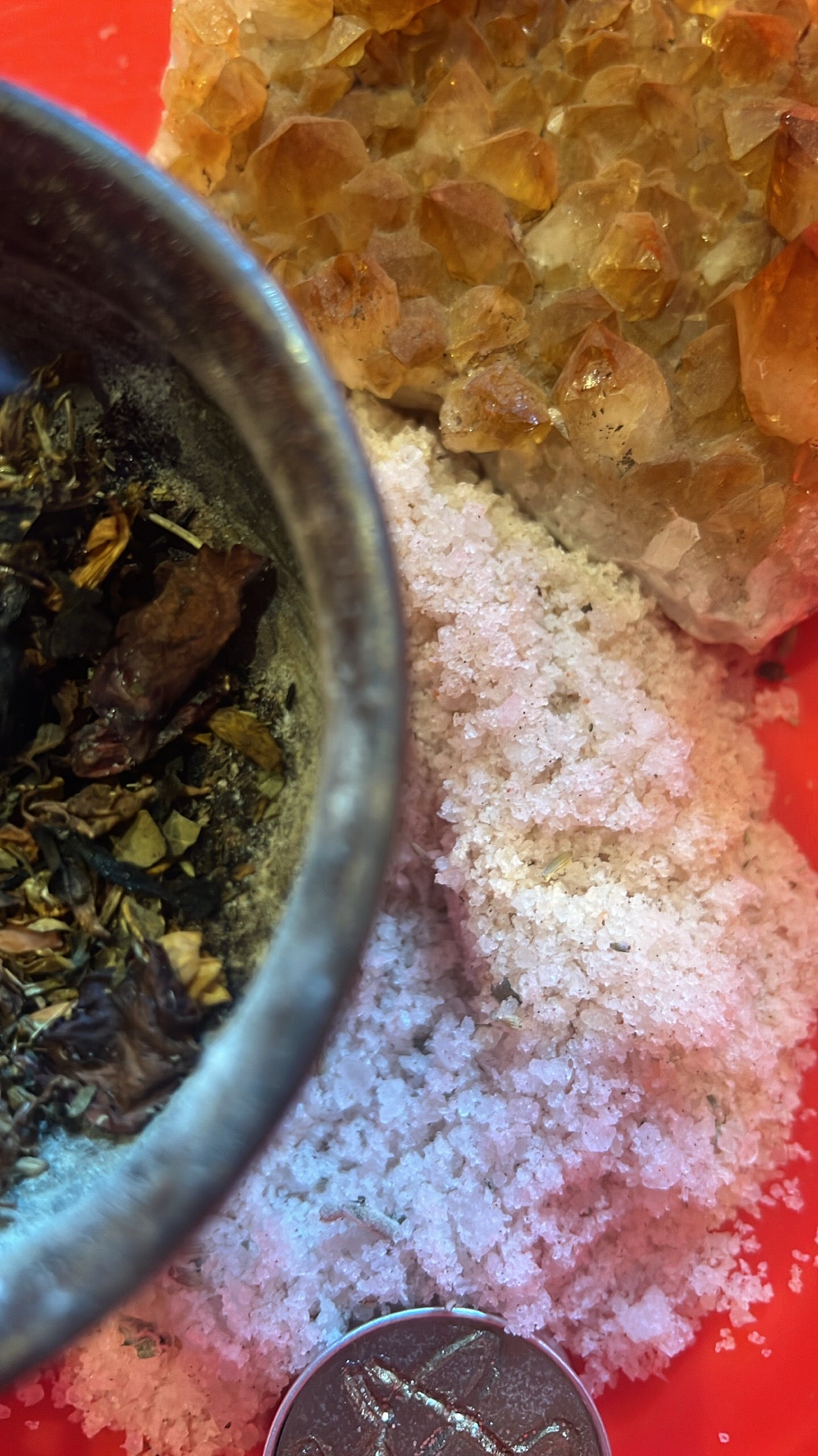SALTS & SCRUBS : Salt Of Abundance